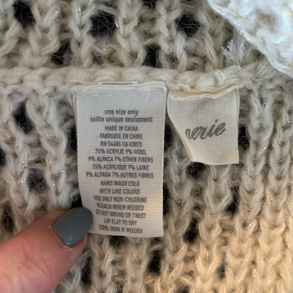 Aerie Circle Scarf - Picture 2 of 4